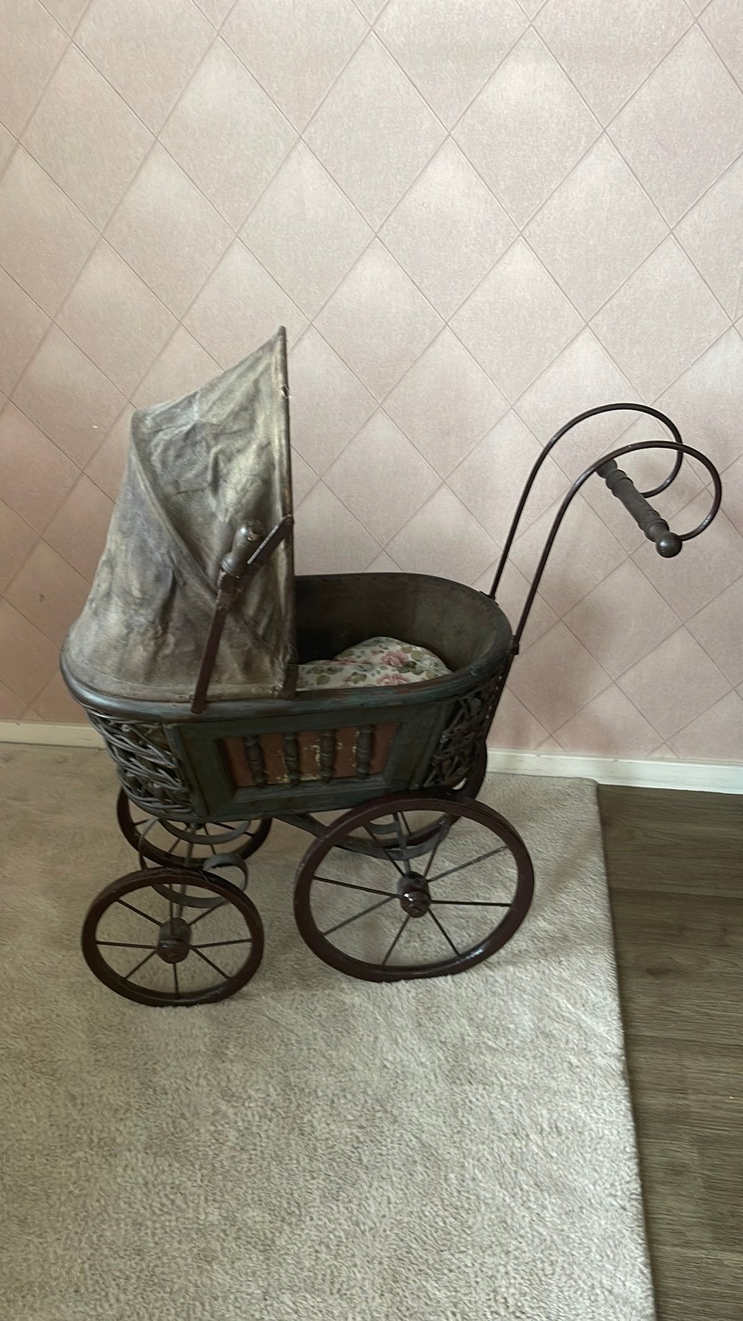 Poppenwagen, Ophalen