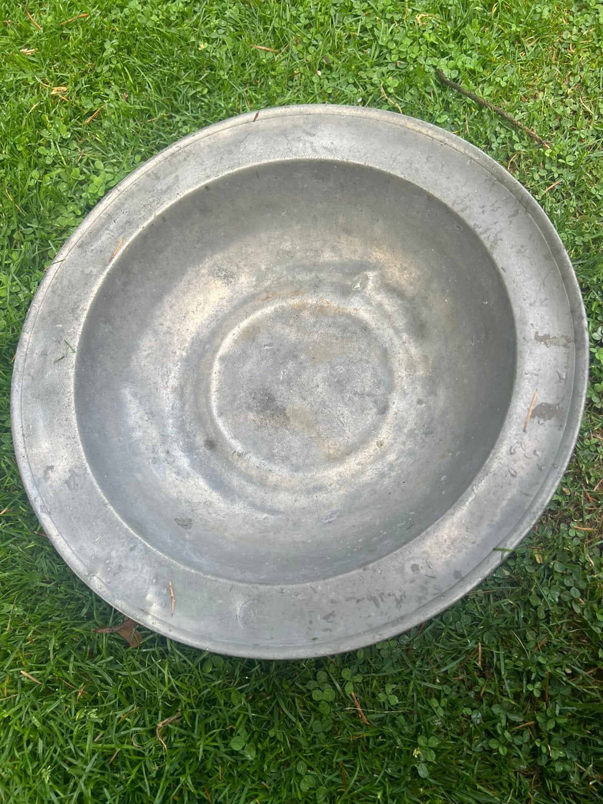 Zware oude tinnen schaal/schotel, 34 cm, 1,4 kg, massief tin, Ophalen