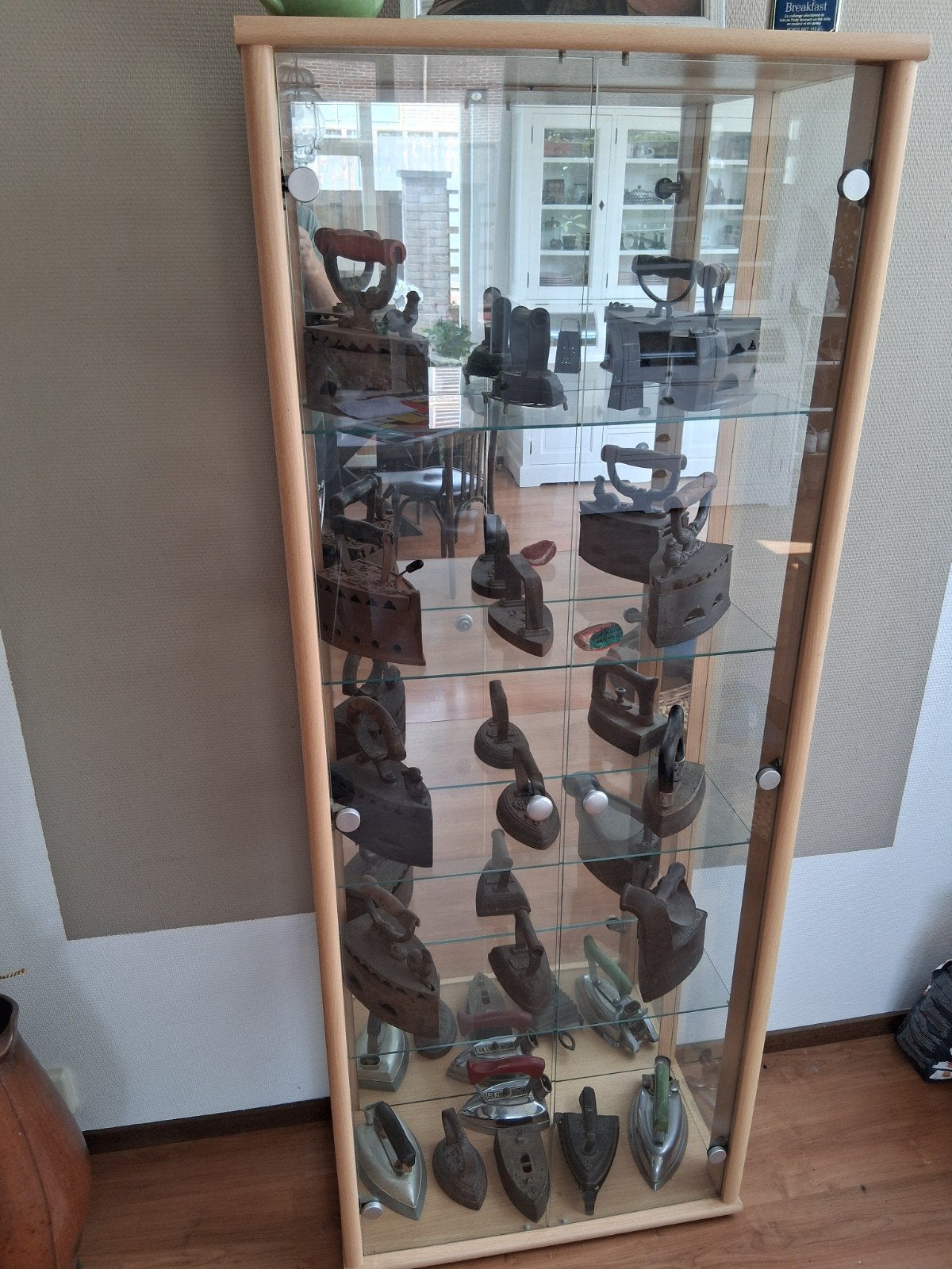 Vintage Strijkijzer verzameling evt plus vitrinekast, Ophalen, Gebruikt