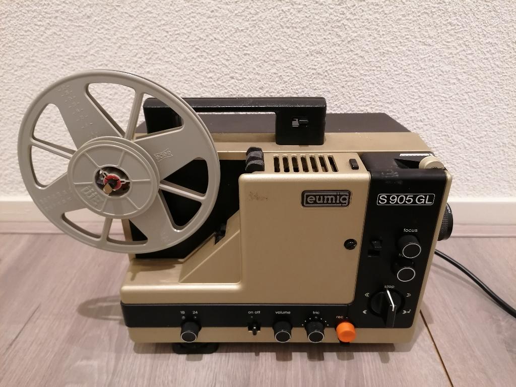 Eumig projector 905 GL, Audio, Tv en Foto, Diaprojectors, Gebruikt, Ophalen of Verzenden