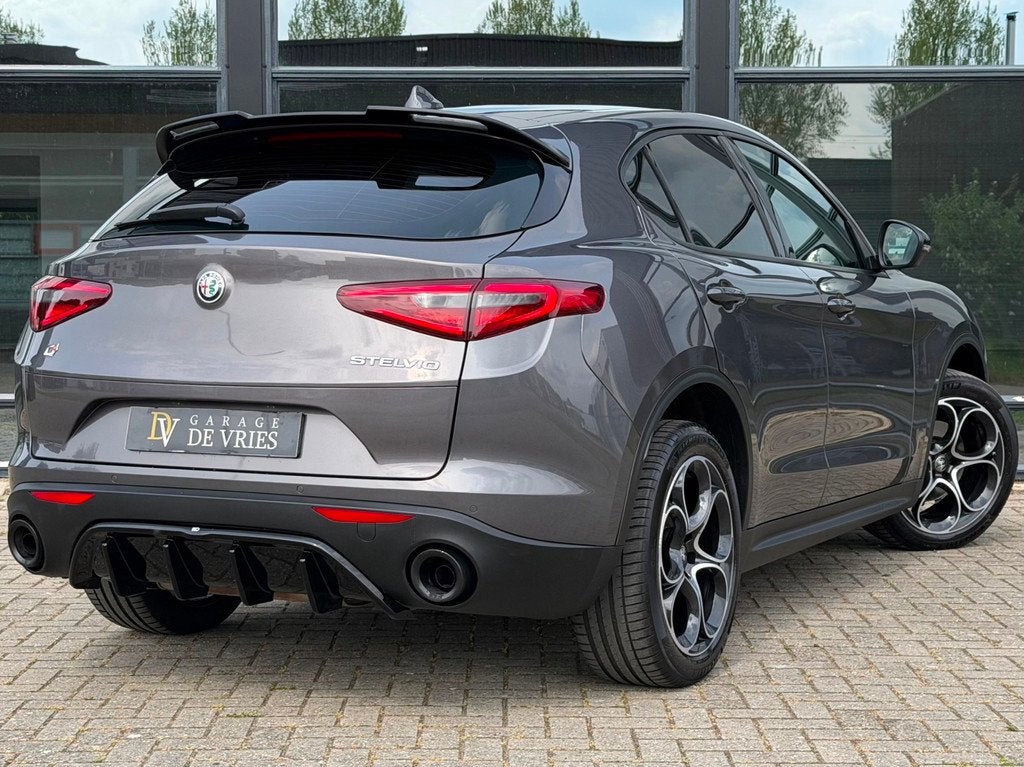 Alfa Romeo Stelvio 2.0 T AWD Veloce 280pk Black Pack 2300KG, Auto's, Alfa Romeo, 4 cilinders, Bedrijf, Vierwielaandrijving, SUV of Terreinwagen