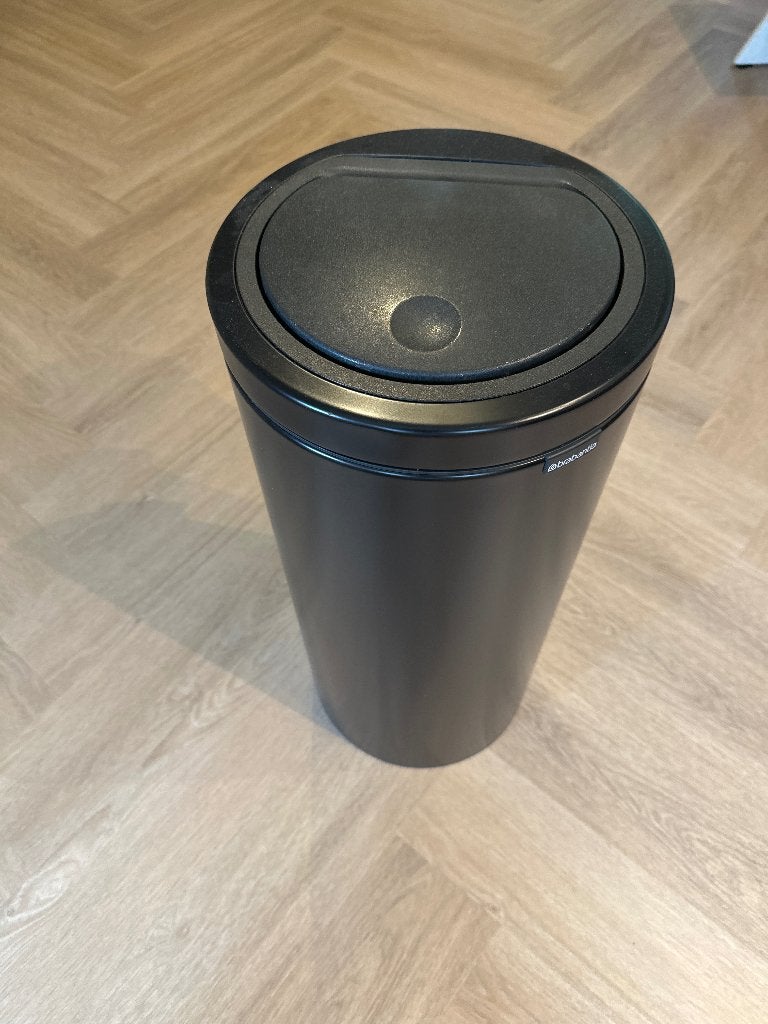 Brabantia Touch Bin 30 Liter Zwart, 20 tot 30 liter, Ophalen, Zo goed als nieuw, Rvs