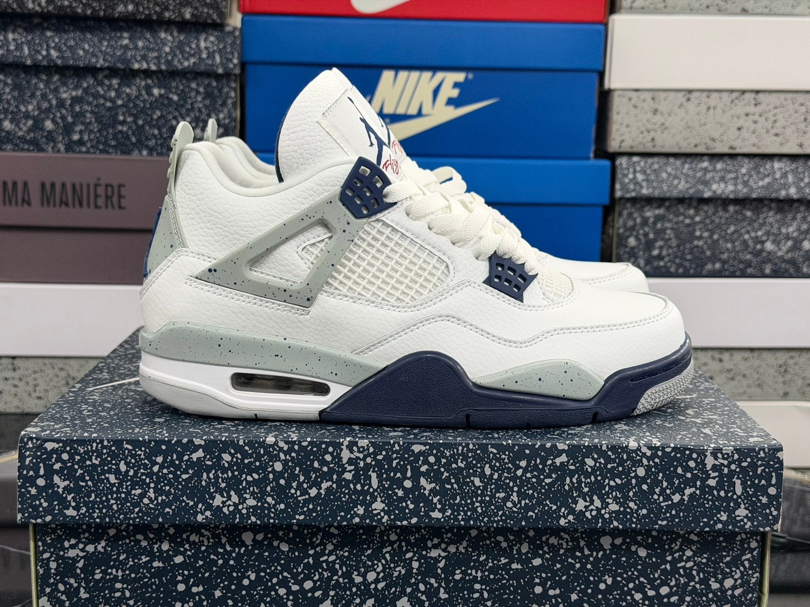 Jordan 4 Retro Midnight Navy maat 42/43, Kleding | Heren, Schoenen, Blauw, Nieuw, Ophalen of Verzenden, Sneakers of Gympen