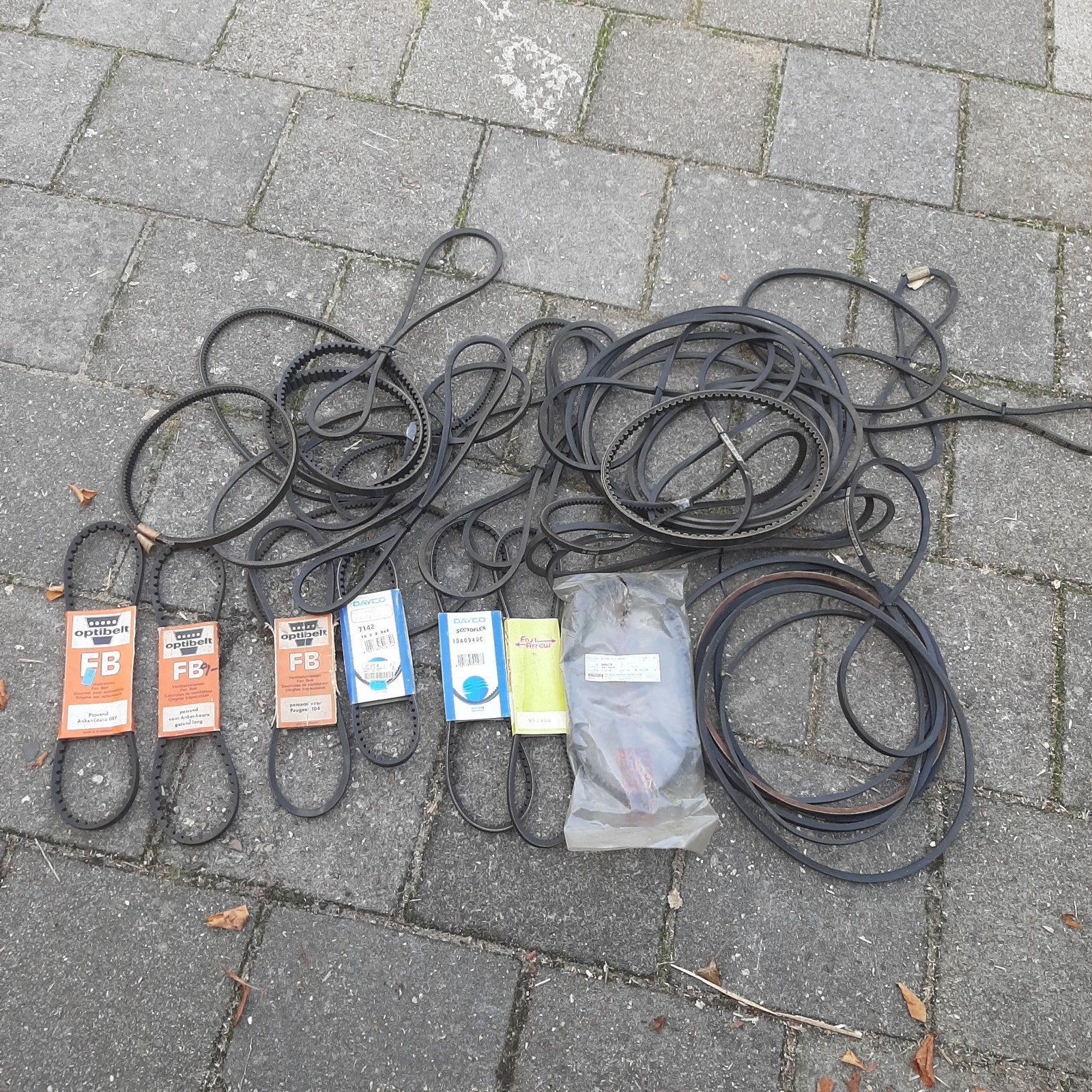 partij, n.o.s.   V  en getande snaren € 25 excl,verzenden, Fietsen en Brommers, Ophalen of Verzenden, Overige typen, Overige merken