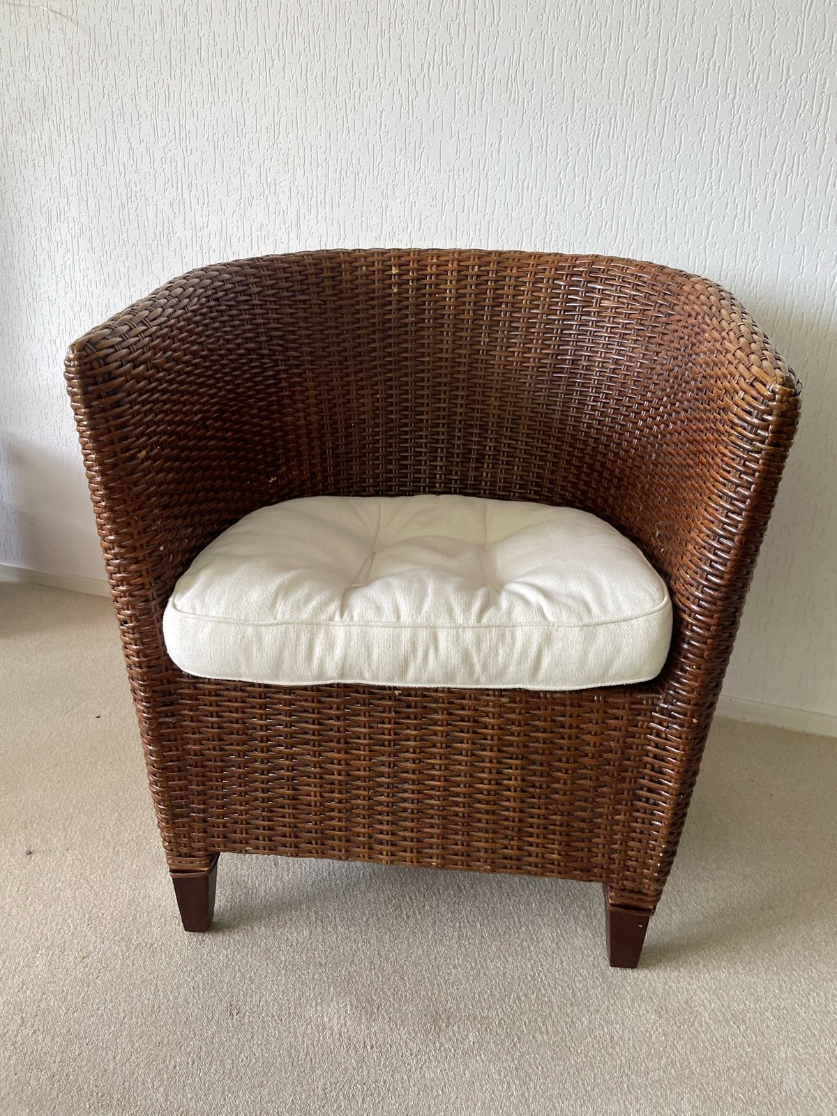 Comfortabele rieten stoel met zitkussen, Huis en Inrichting, Stoelen, Ophalen, Gebruikt, Bruin, Riet of Rotan