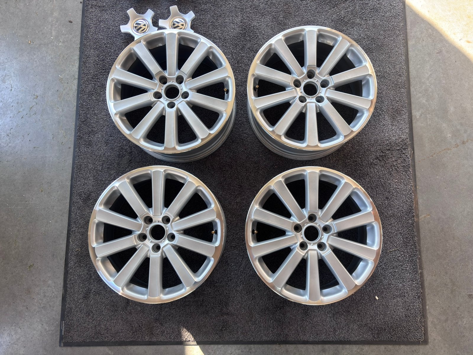 18” Vw golf r32 Omanyt (1K0601025BL) velgen 5x112, Ophalen, Zo goed als nieuw