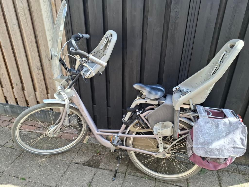 Batavus mambo moederfiets 53 inch Yepp voor- en achterzitje, Fietsen en Brommers, Fietsaccessoires | Fietsstoeltjes, Gebruikt