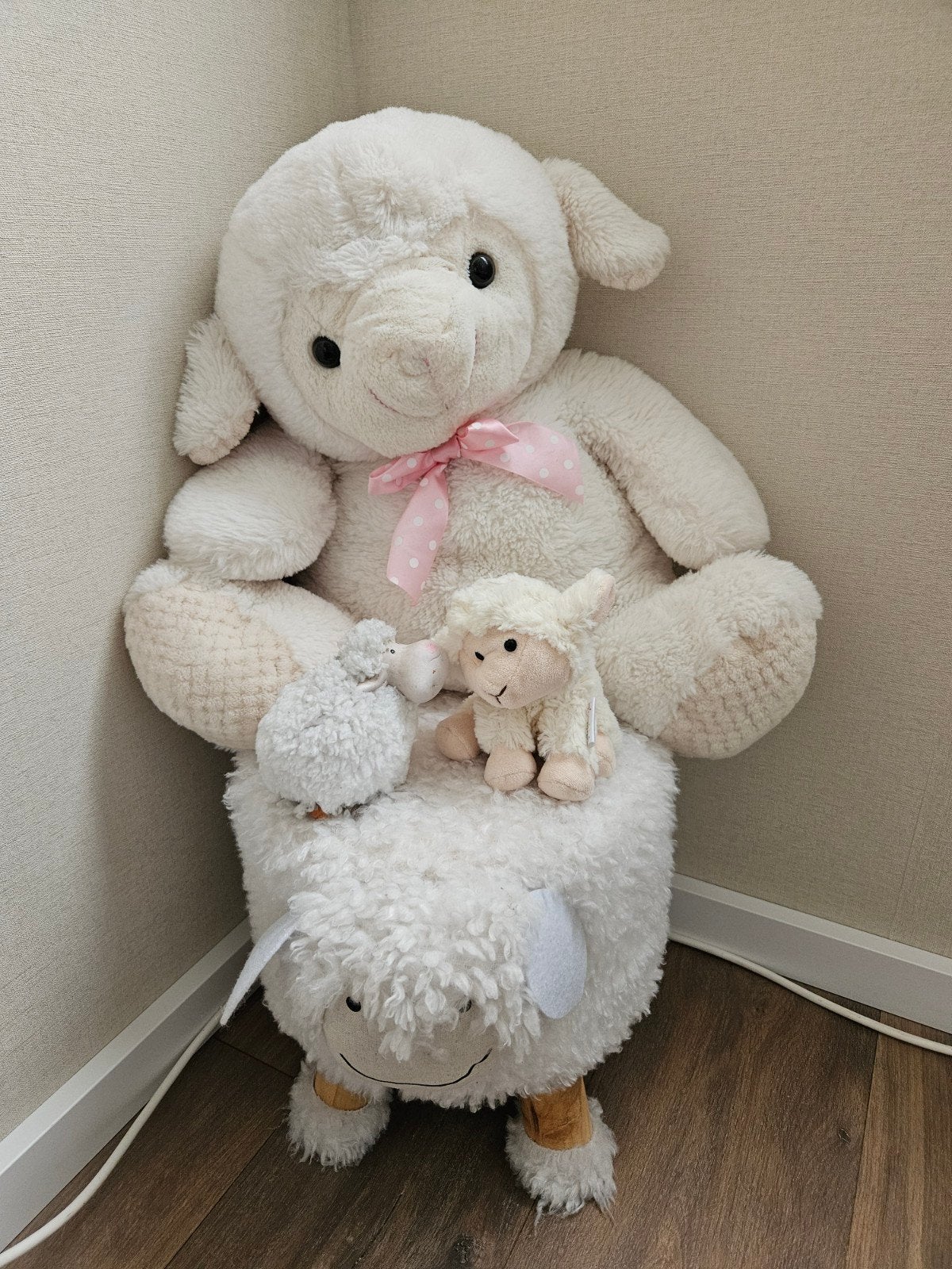 Grote en kleine schapen knuffels en schapen poef, Ophalen, Gebruikt, Overige typen, Middelgroot (20 tot 80 cm)