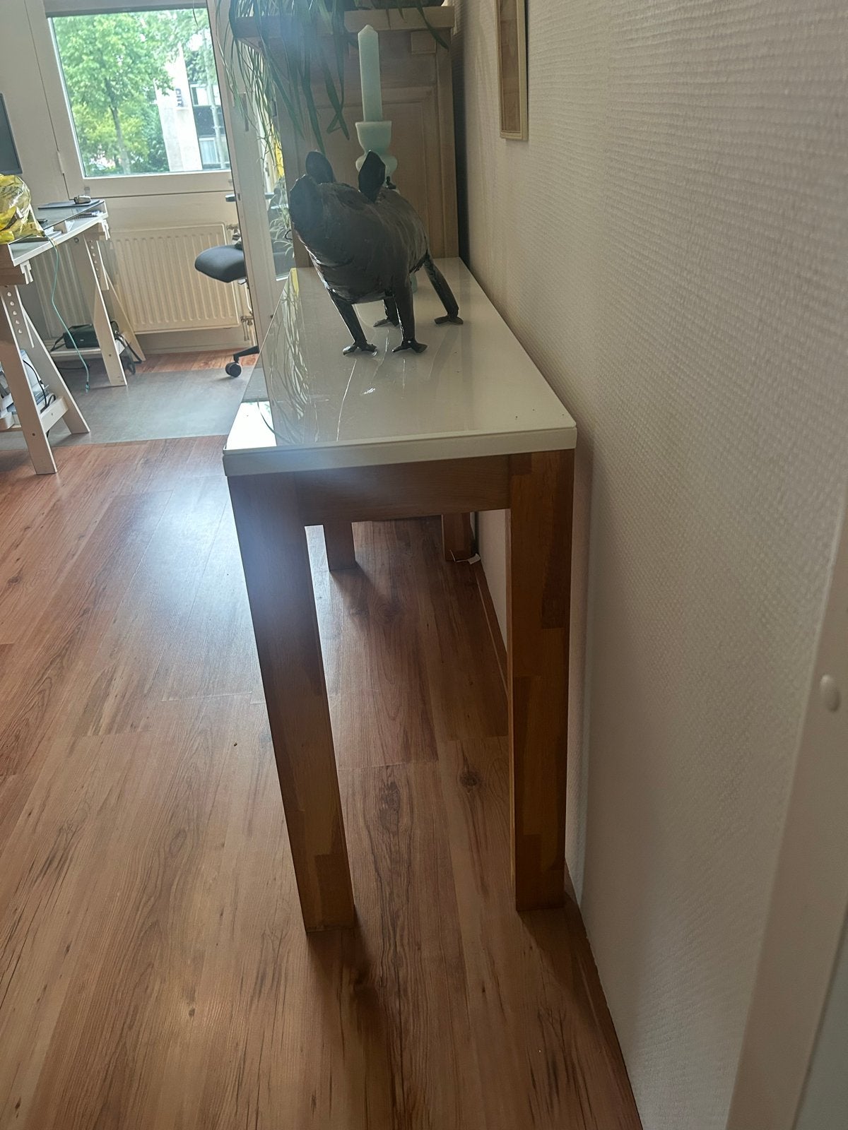 Sidetable met glazenplaat, Huis en Inrichting, Tafels | Sidetables, Ophalen, Gebruikt, 100 tot 150 cm, Glas