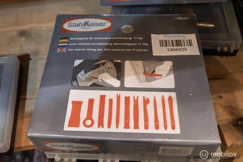 Online Veiling: Proppenset, interieurbekleding & demontag..., Nieuw