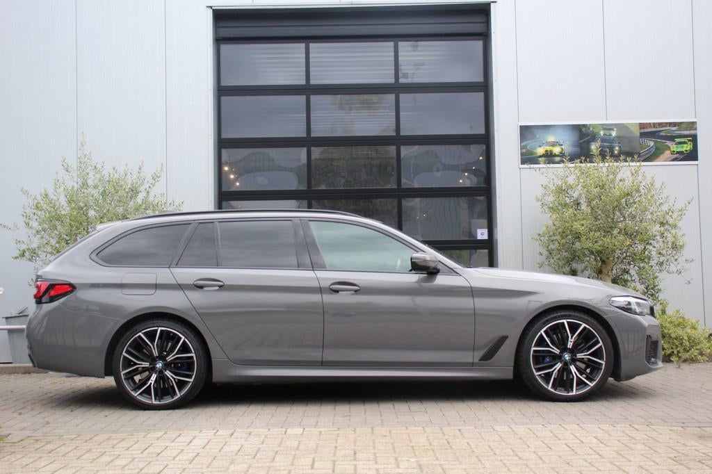 BMW 5-serie Touring 530e M-Sport - 292 PK - BERNINAGRAU - TR, Auto's, 1998 cc, Zwart, 4 cilinders, Hybride Elektrisch/Benzine
