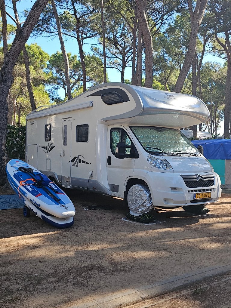 Giottiline T45, ruime camper, lang bed en XXL garage nw APK, Caravans en Kamperen, Campers, Particulier, tot en met 5, Alkoof