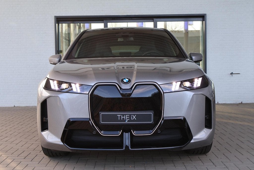 BMW iX xDrive45 M Sportpakket Pro | Innovation Pack | Panora, Auto's, BMW, Automaat, Stof, 101 kWh, IX
