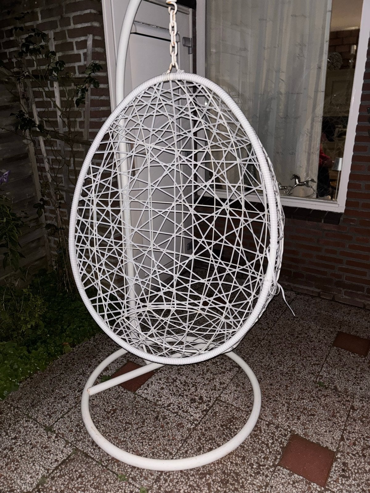 Witte hangstoel met kussen - kan nog een ronde mee, Ophalen, Gebruikt, Metaal