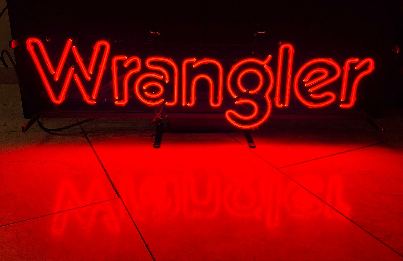 Vintage, neon lichtreclame Wrangler jeans, Verzamelen, Ophalen, Zo goed als nieuw, Lichtbak of (neon) lamp