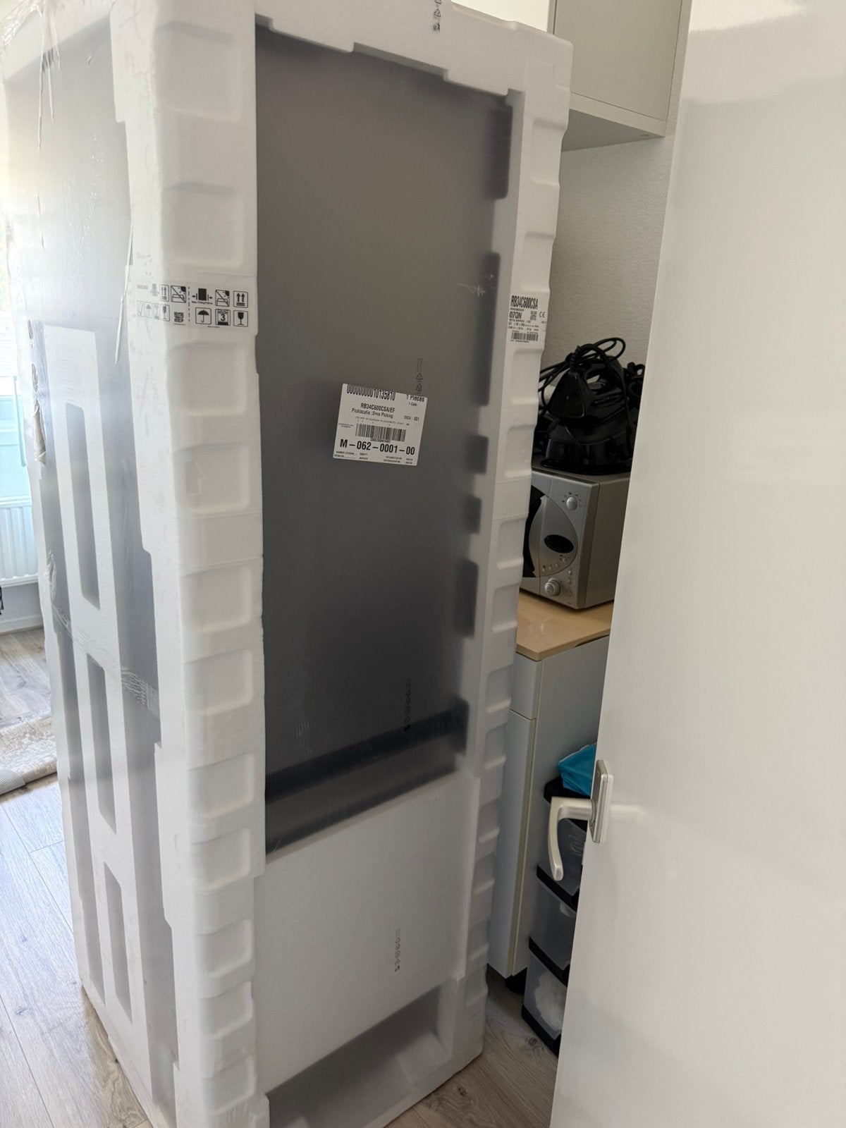 SAMSUNG Koel-vriescombinatie, 200 liter of meer, 60 cm of meer, Met aparte vriezer, Nieuw