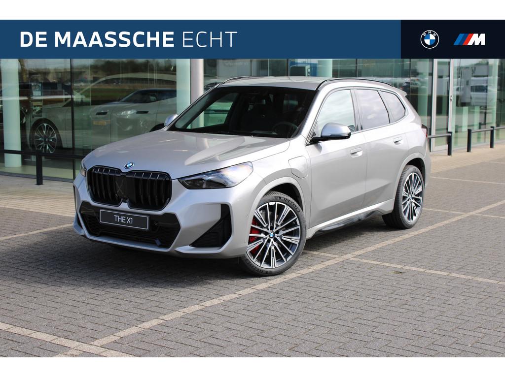 BMW X1 xDrive25e M Sport Automaat / Panoramadak / Trekhaak /, Stoelverwarming, Zwart, Bedrijf, Hybride Elektrisch/Benzine