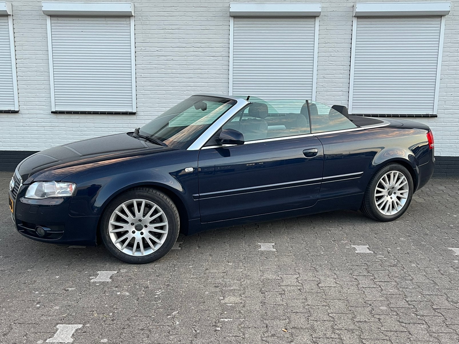 Hele nette Audi A4 2.0 Tfsi Cabrio AUT 2008 met nieuwe apk!, Zwart, 4 cilinders, A4, Bedrijf