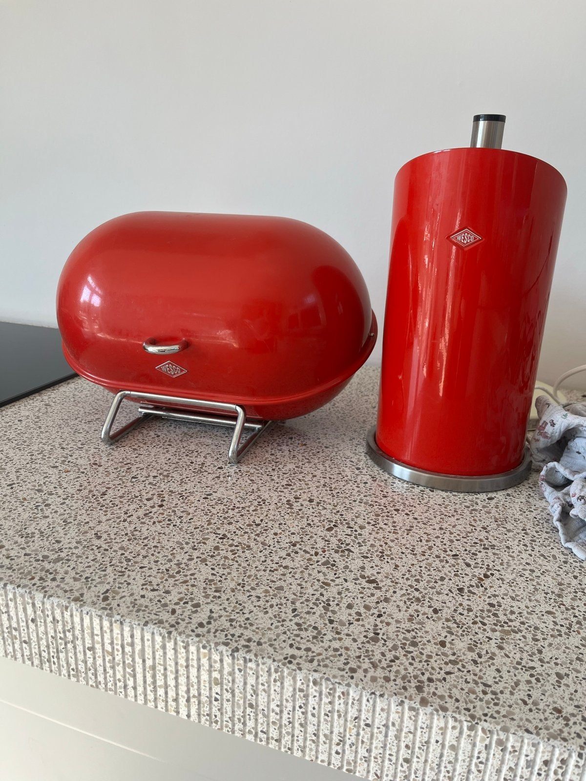 Wesco Broodtrommel en Keukenrolhouder Rood, Ophalen of Verzenden, Zo goed als nieuw, Metaal, Broodtrommel