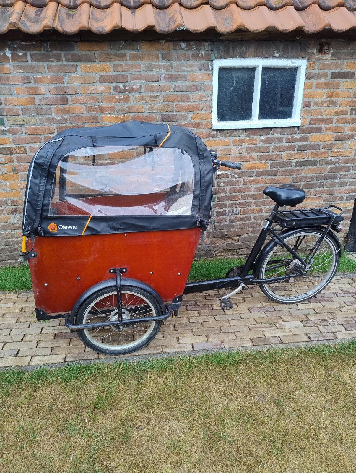 Babboe Big-E elektrische bakfiets met regentent en babyschaa, Fietsen en Brommers, Fietsen | Bakfietsen, Ophalen of Verzenden