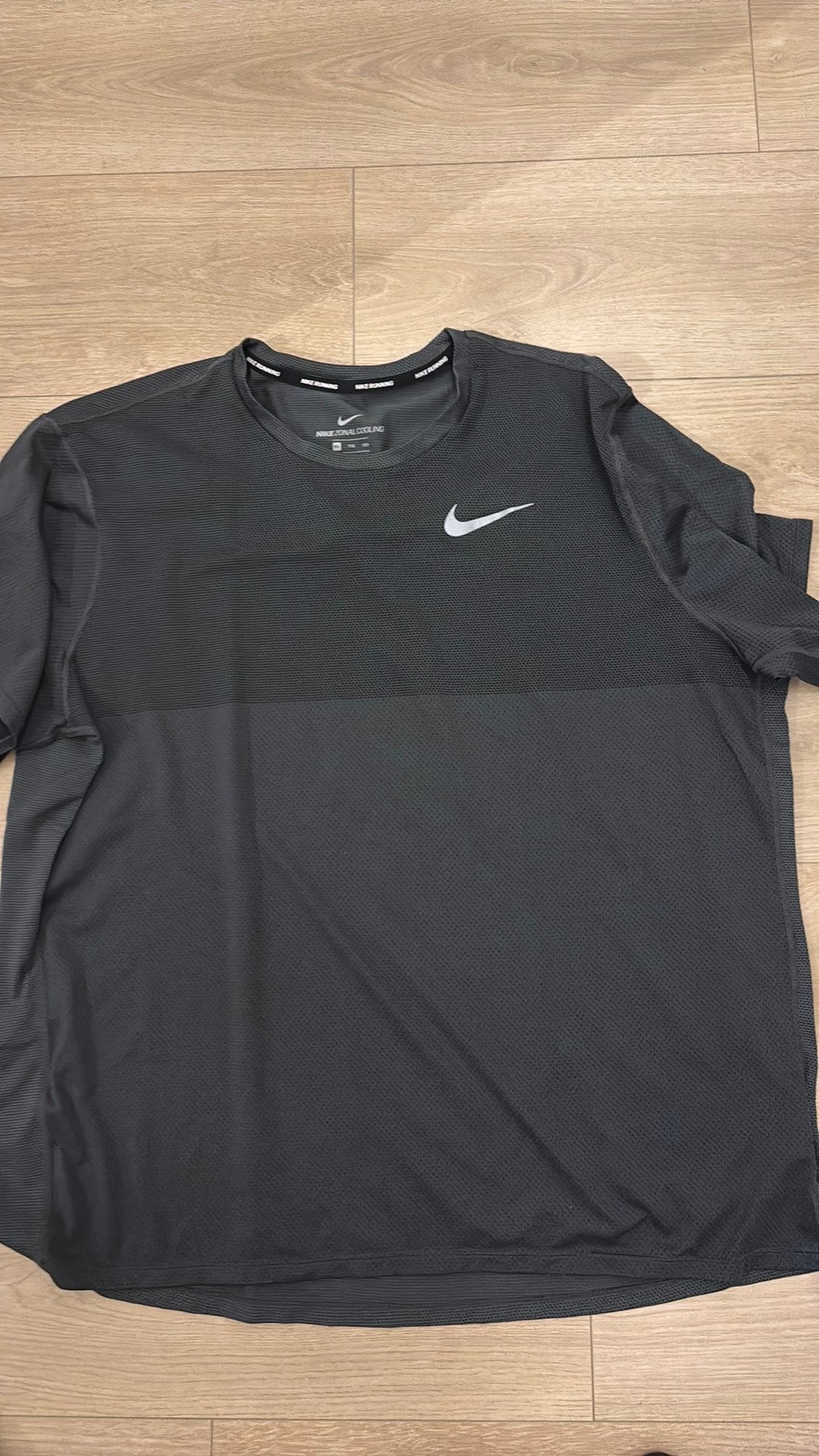 Sport shirts nike mtxxl grijs en paars, Kleding | Heren, T-shirts, Ophalen of Verzenden, Zo goed als nieuw, Overige maten, Paars