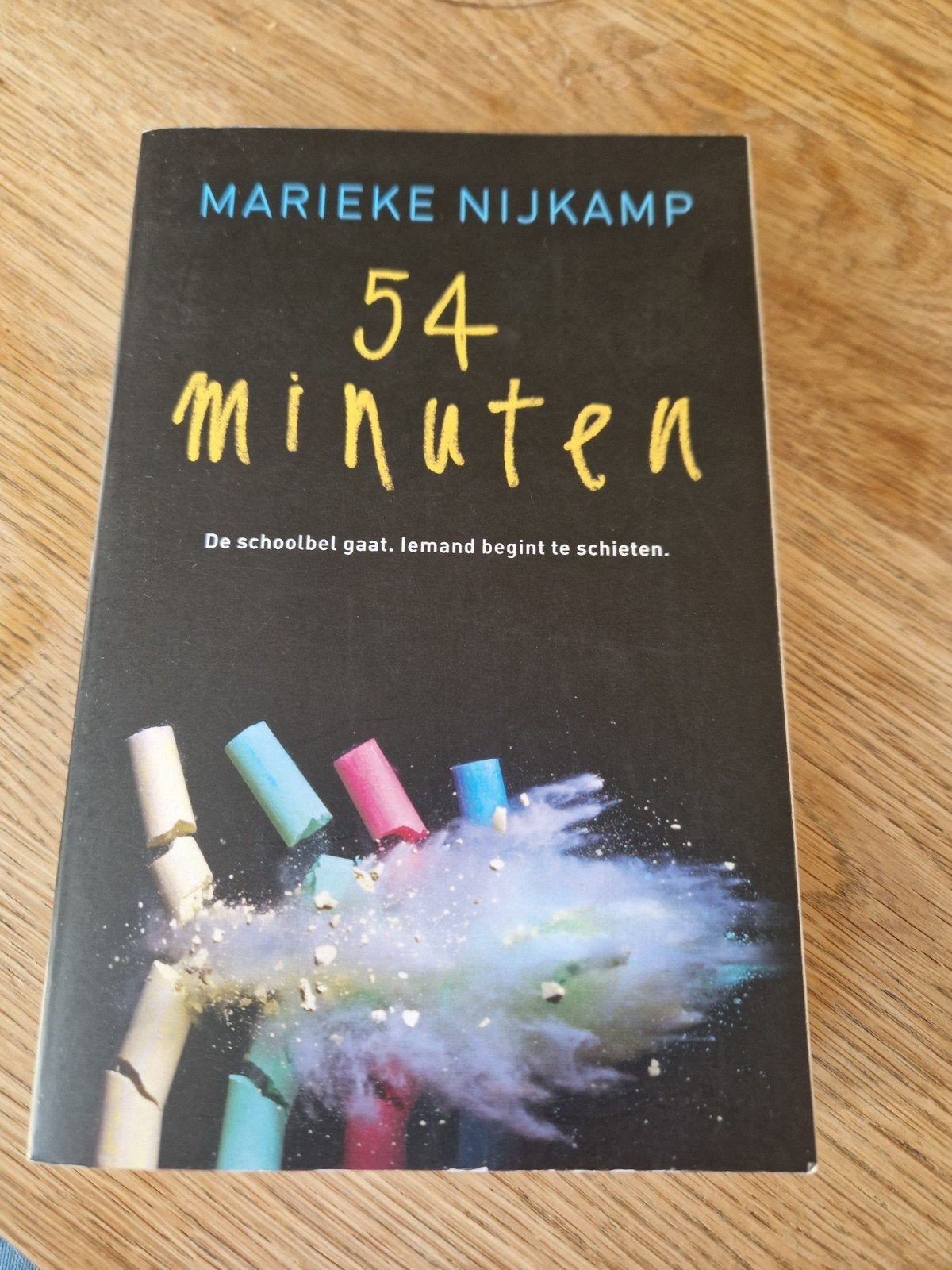 54 minuten - Marieke Nijkamp (Young Adult), Ophalen of Verzenden, Zo goed als nieuw, Marieke Nijkamp, Nederland