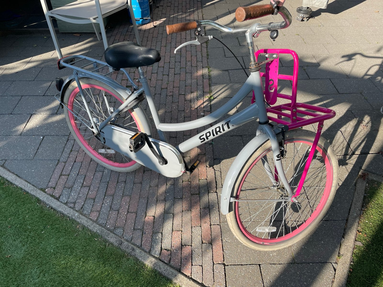 Spirit Meisjesfiets 24 inch - Grijs/Roze met Voordrager, Ophalen, Velgrem, Handrem, Gebruikt