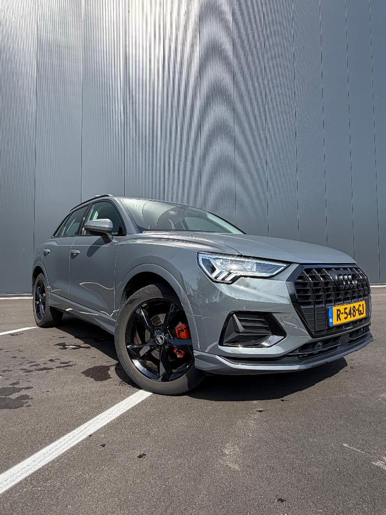 Audi Q3 35 TFSI S tronic | Virtual Cockpit | 19” | CarPlay, Stof, 4 cilinders, 150 pk, Lane Keeping Assist