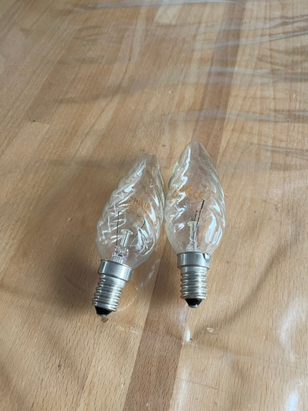 2 Philips kaarslampen gloeilampen, Gloeilamp, E14 (klein), Nieuw, Ophalen of Verzenden