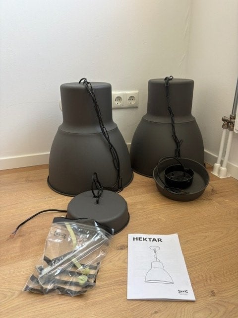 Hanglampen Hektar donkergrijs (2 stuks), Huis en Inrichting, Lampen | Hanglampen, Ophalen, Gebruikt, Overige materialen, E27 (groot)