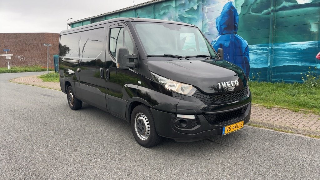 Iveco Daily 35S13V 2.3 352 H1 (bj 2016), Auto's, Euro 5, Achterwielaandrijving, Gebruikt, Iveco