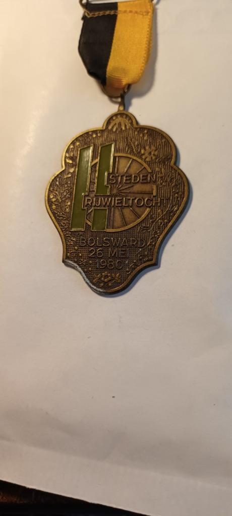 Historische 11 Steden Rijwieltocht Bolsward Medaille 1980, Ophalen of Verzenden