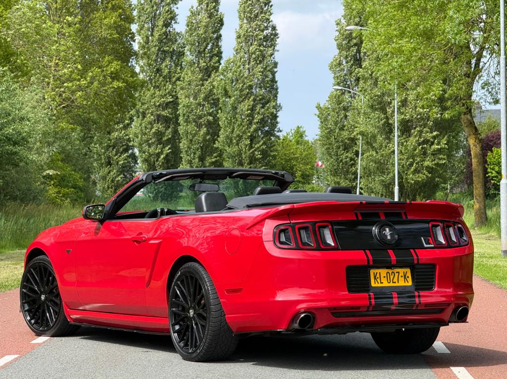 Ford Mustang Roush Cabriolet Uniek 3.7 310 pk rood facelift, Euro 5, Zwart, Cabriolet, Leder