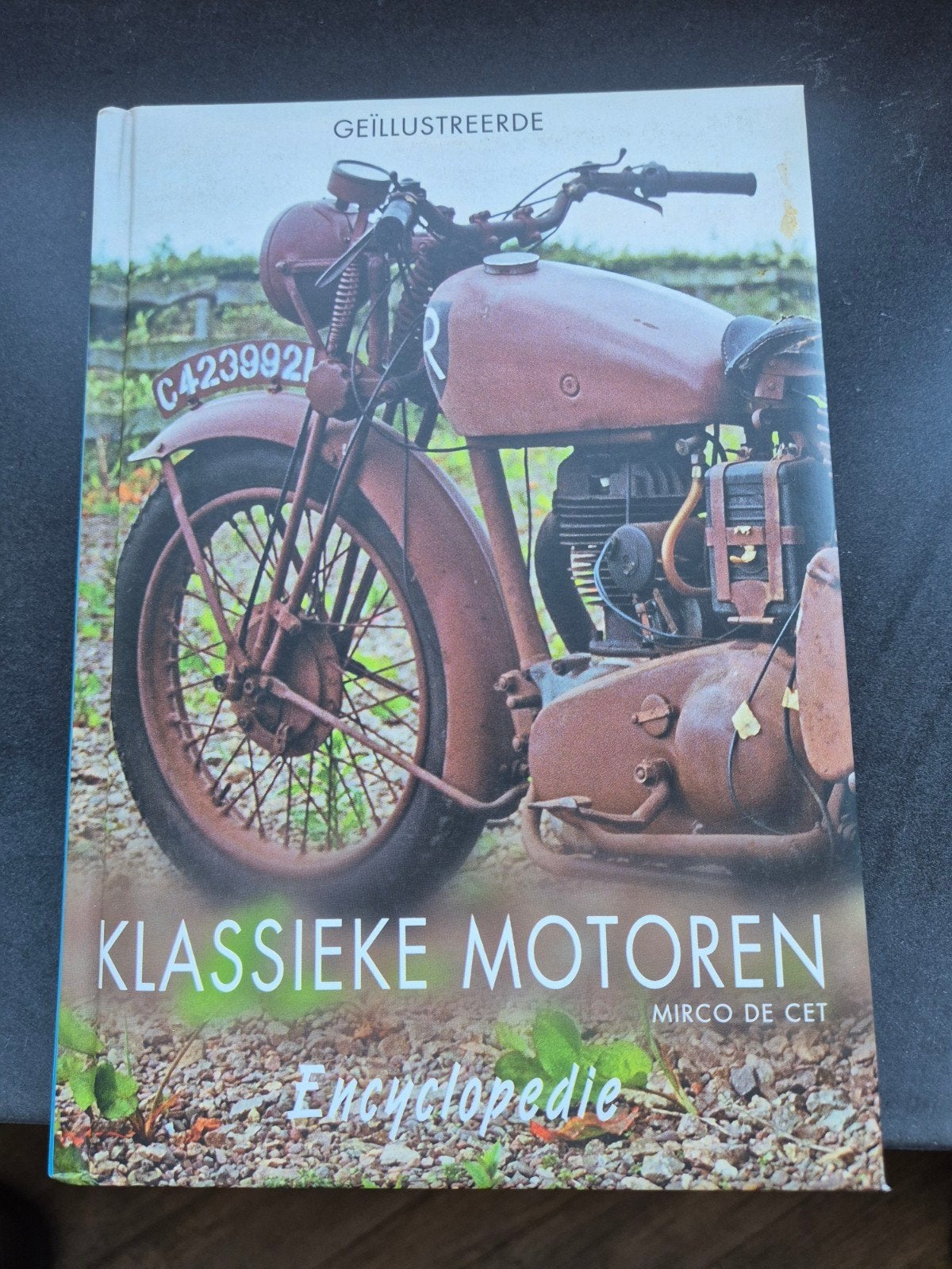 Klassieke motoren encyclopedie, Boeken, Ophalen of Verzenden, Zo goed als nieuw