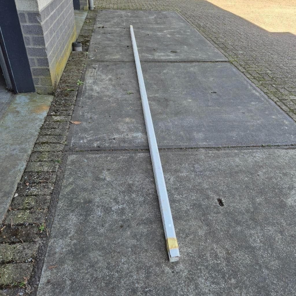 5x 490 cm nieuwe hardhouten plinten 45 mm hoog grondverf, Ophalen, Overige materialen, Gebruikt, 200 tot 250 cm