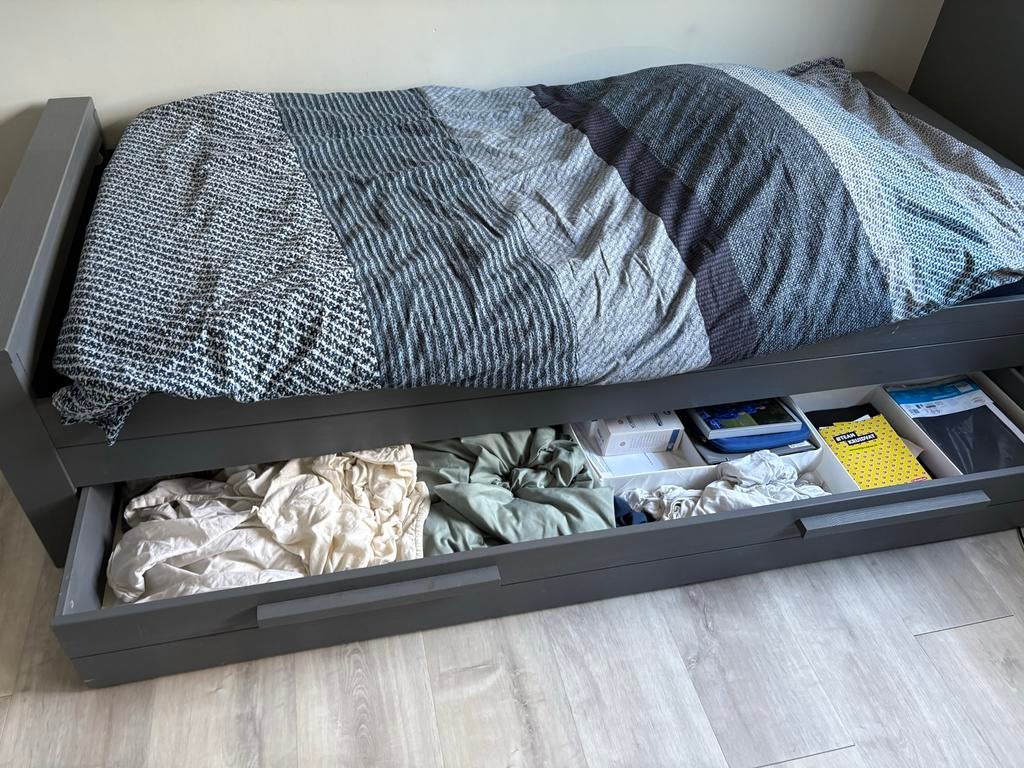 Bed met opbergladen en kledingkast Woood, Ophalen, Gebruikt