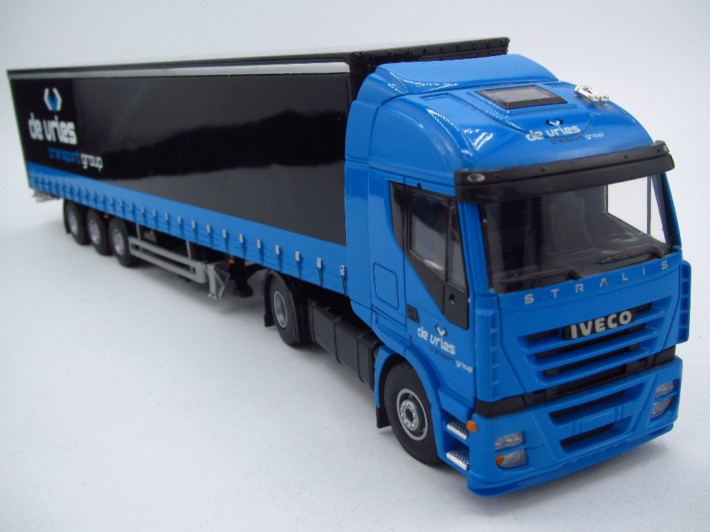 Lion Toys - Iveco Stralis '' de Vries Transport Group '', Ophalen of Verzenden, Zo goed als nieuw, Bus of Vrachtwagen, Lion Toys