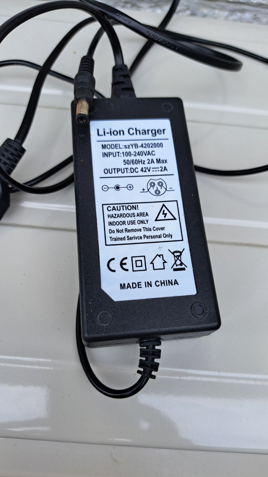 Li-ion Fietsoplader 42V 2A, Ophalen of Verzenden