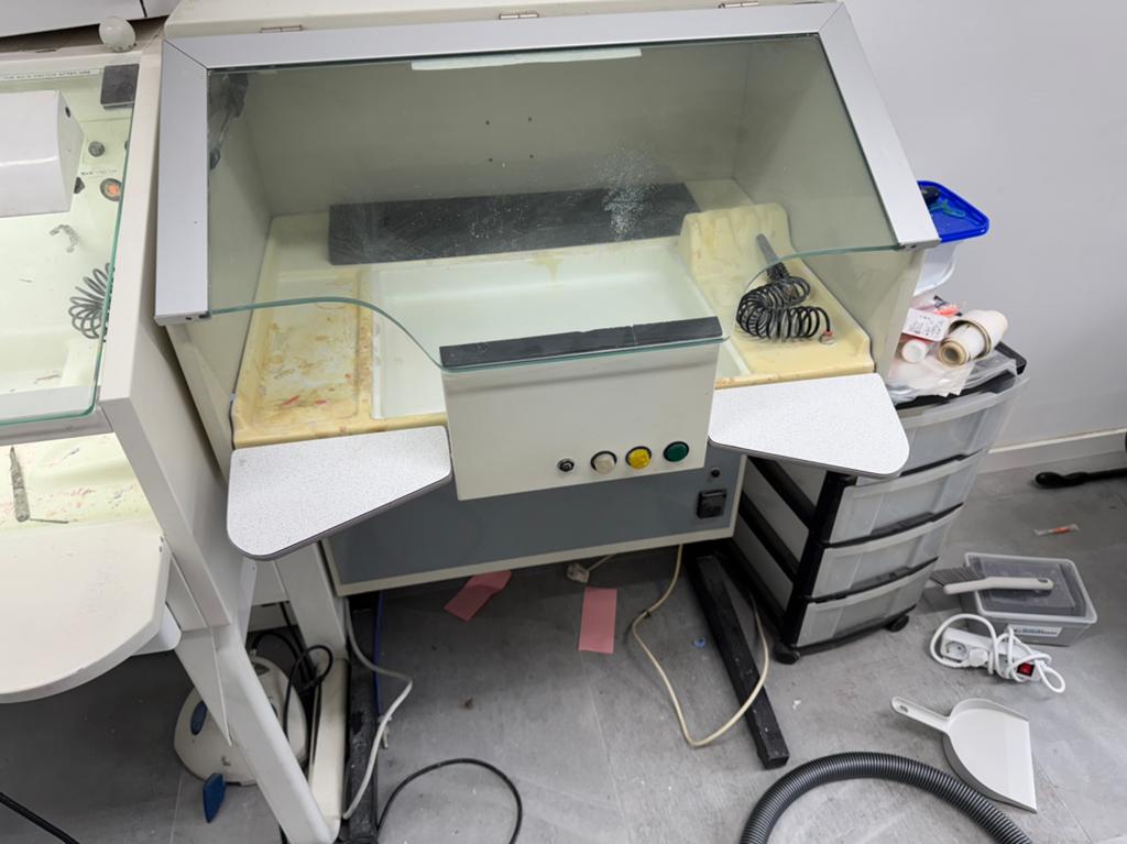 Afzuigbox tandtechniek, Diversen, Braces, Ophalen, Gebruikt