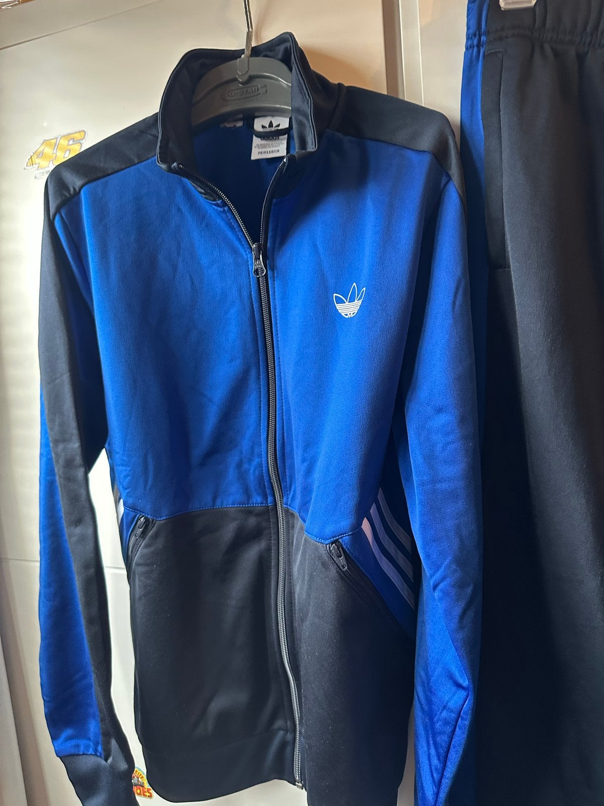 Adidas trainingspak blauw/donkerlauw maat 13/14(164), Kinderen en Baby's, Ophalen of Verzenden, Gebruikt, Jongen of Meisje, Setje
