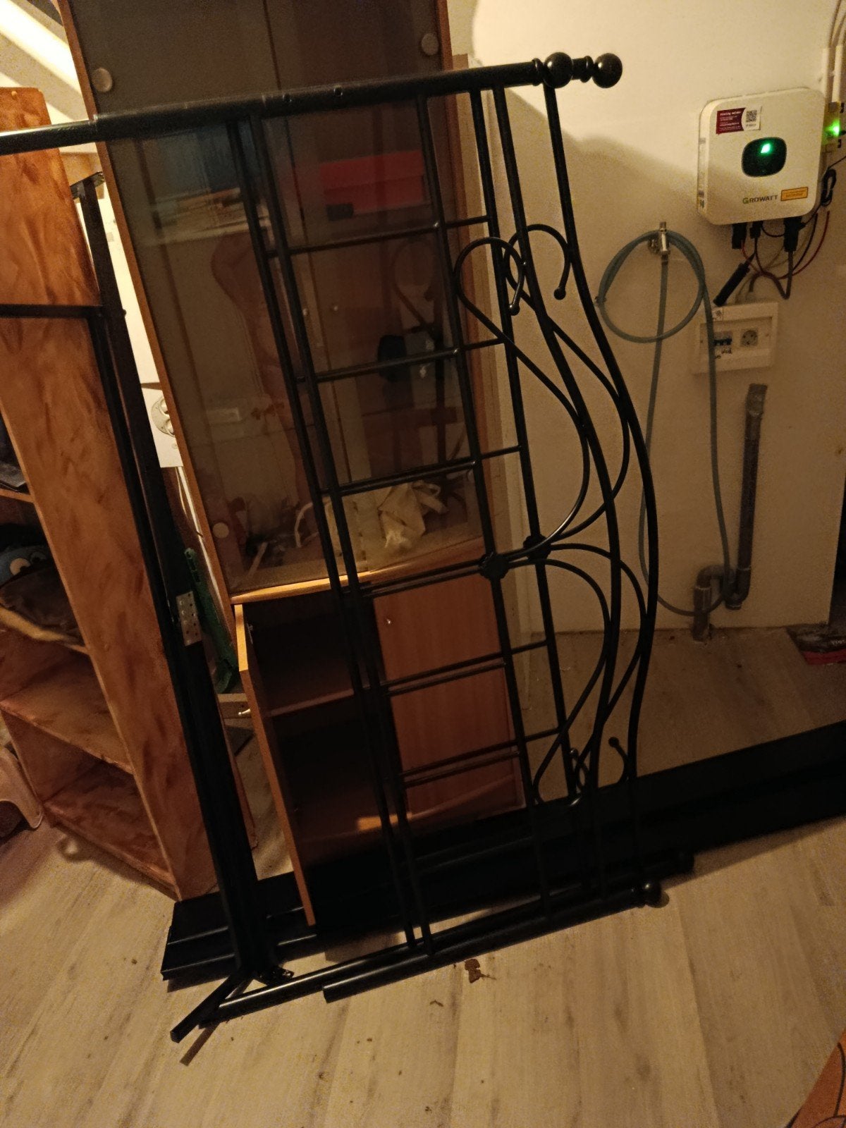 Vreemd bedframe, zwart metaal, Ophalen, Gebruikt, 90 cm, Eenpersoons