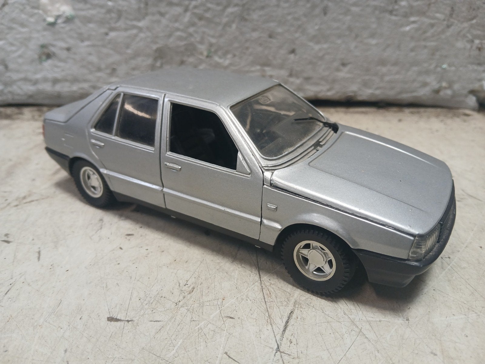 Fiat Croma schaalmodel 1:25 - Zilver, Ophalen of Verzenden