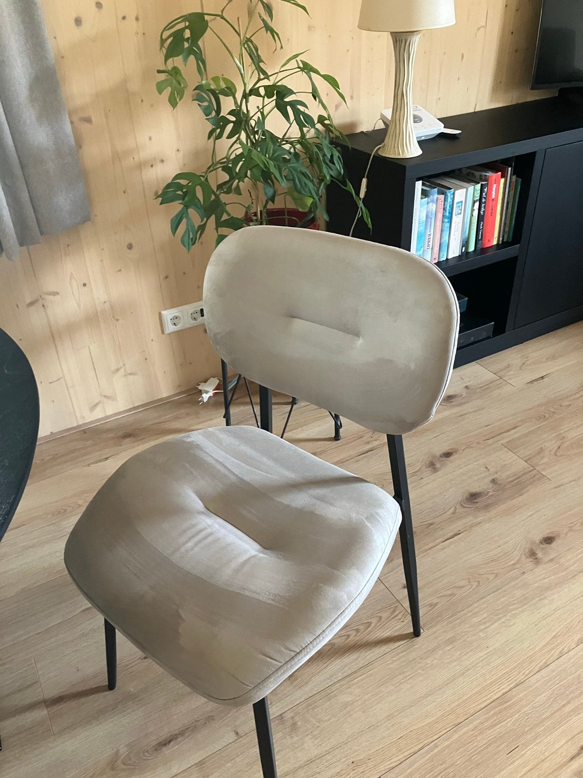 Zo goed als nieuwe eetkamerset - 4 stuks, Ophalen, Zo goed als nieuw, 4 tot 6 stoelen