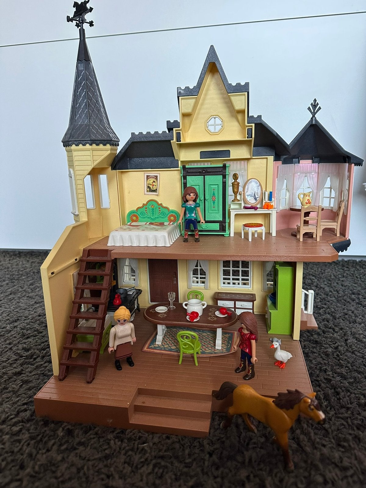 Playmobil Lucky and Spirit huis 9475 en slaapkamer 9476, Ophalen of Verzenden, Gebruikt, Complete set, Gebouw