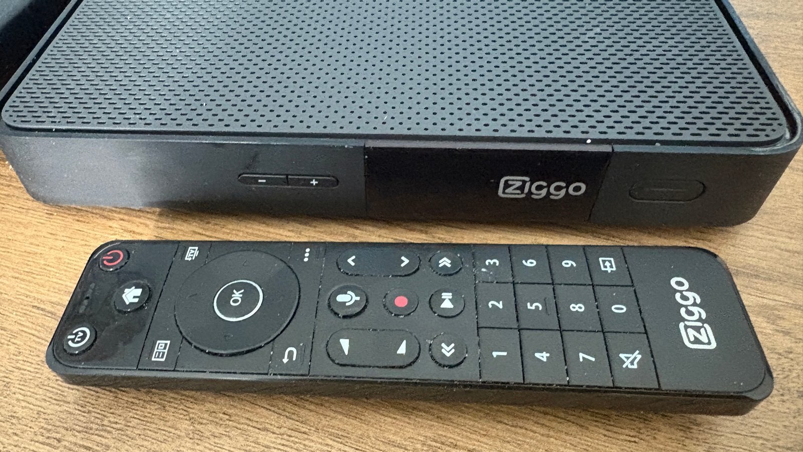 Ziggo Media Box Next met afstandsbediening, Ophalen of Verzenden, Gebruikt, Decoder