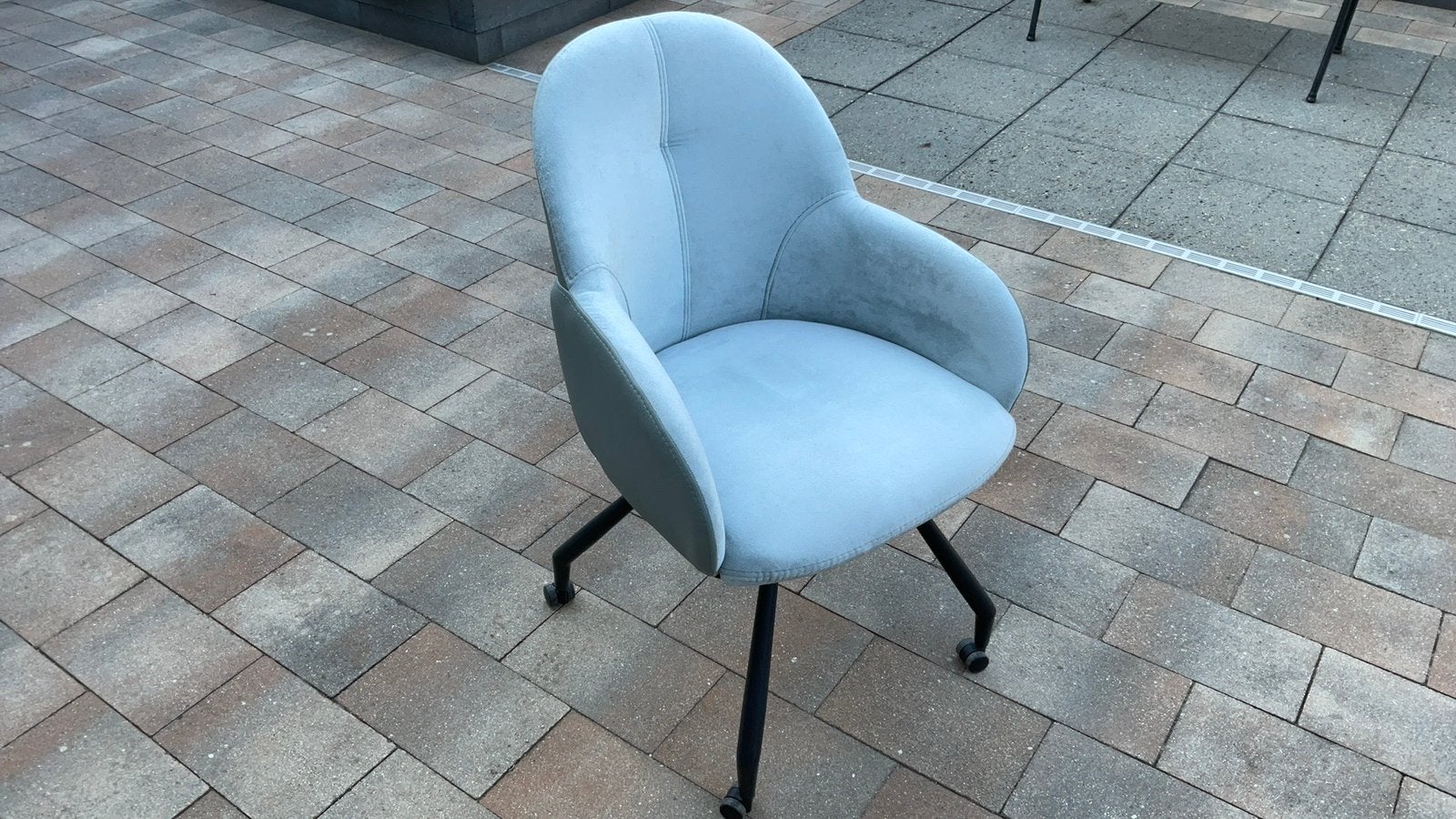 2 stoelen met wieltjes van Henders en Hazel, Ophalen, Gebruikt, Twee, Overige kleuren