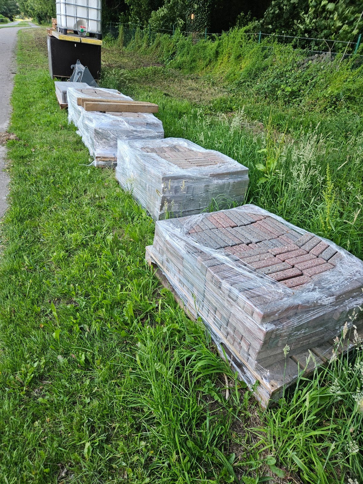 Gebruikte waaltjes (ca. 15 m²+) voor tuin of terras, Ophalen, Gebruikt, Klinkers, 10 m² of meer