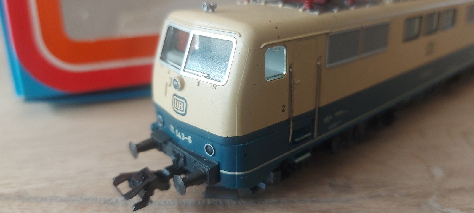 Märklin DB br 111 043 e-loc  artnr 3042 in ovp, Wisselstroom, Locomotief, Ophalen of Verzenden, Zo goed als nieuw