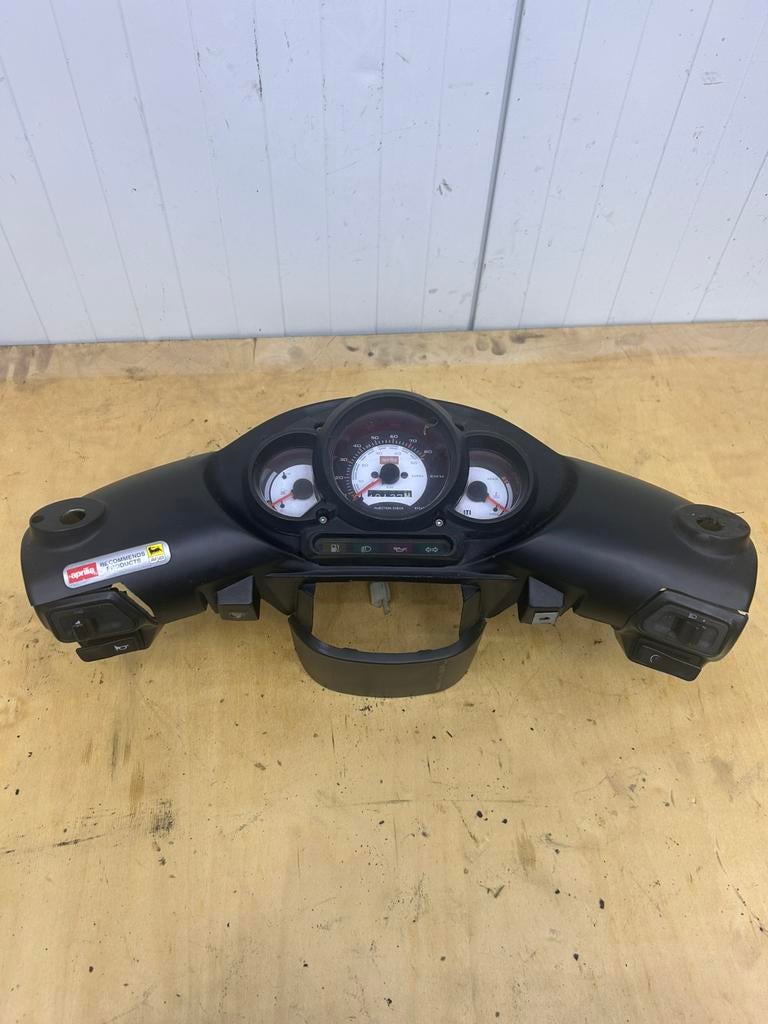 Aprilia sr cockpit / dashbord / stuurkap / teller, Motoren, Ophalen of Verzenden, Zo goed als nieuw
