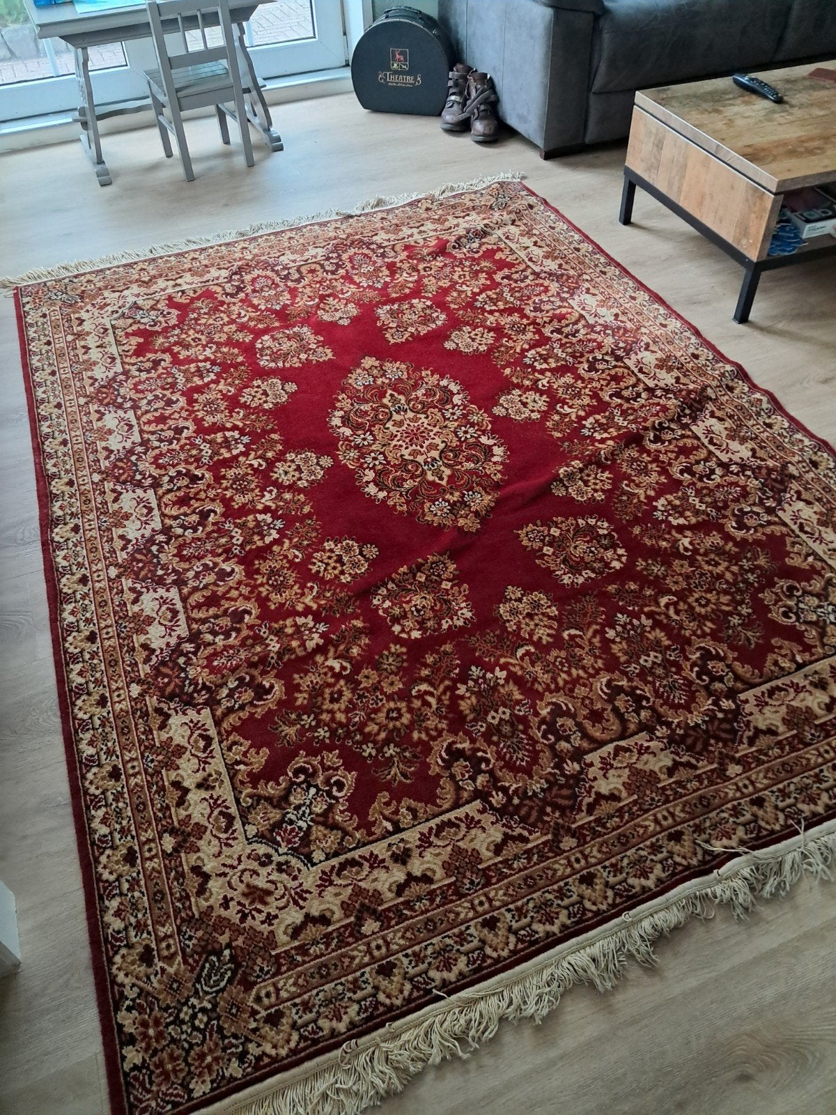 Rood tapijt met bloemenpatroon - 235x170 cm, Gebruikt, 150 tot 200 cm, 200 cm of meer, Ophalen of Verzenden